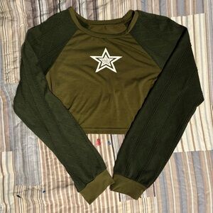 Long sleeve crop top